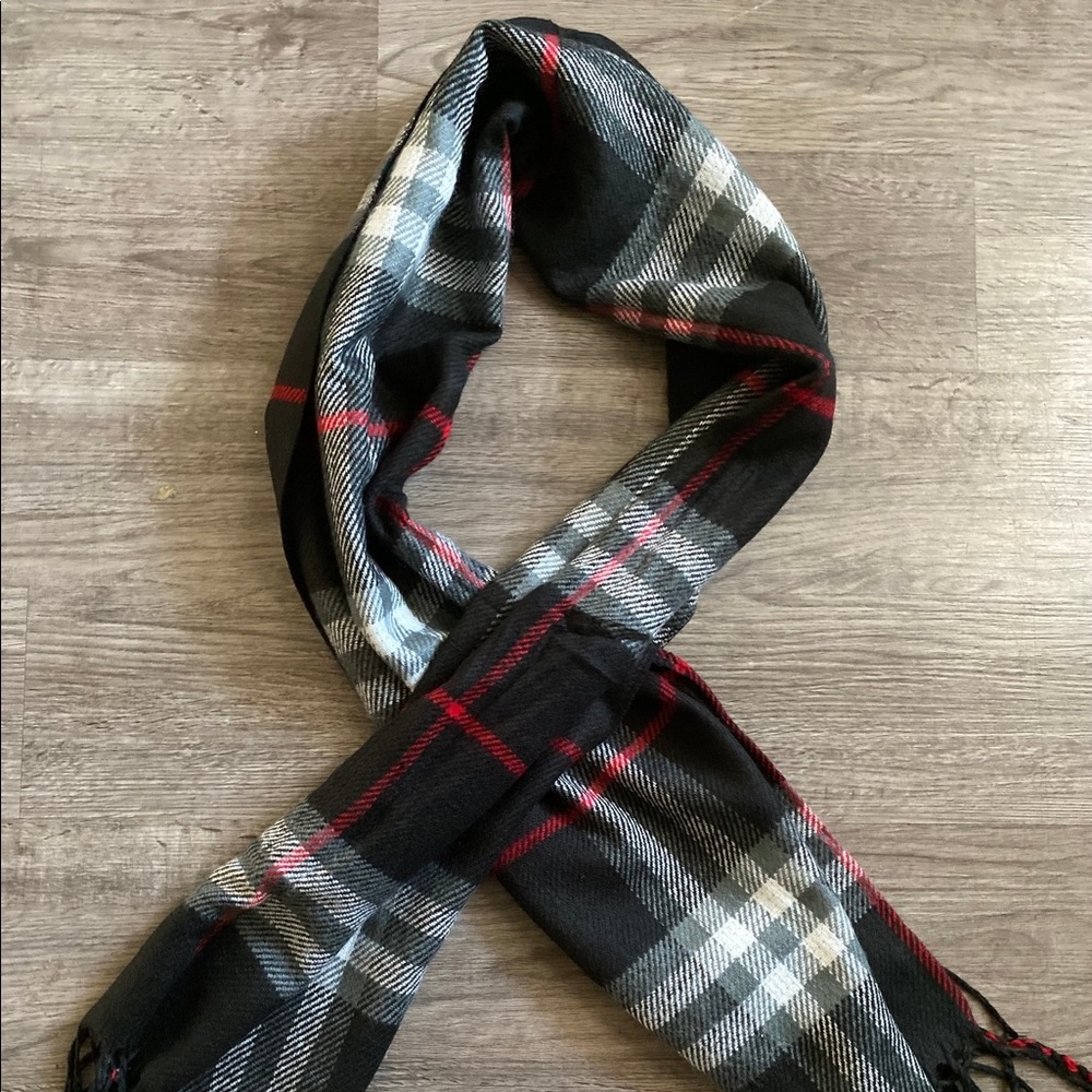 Plaid Pocket Scarf
